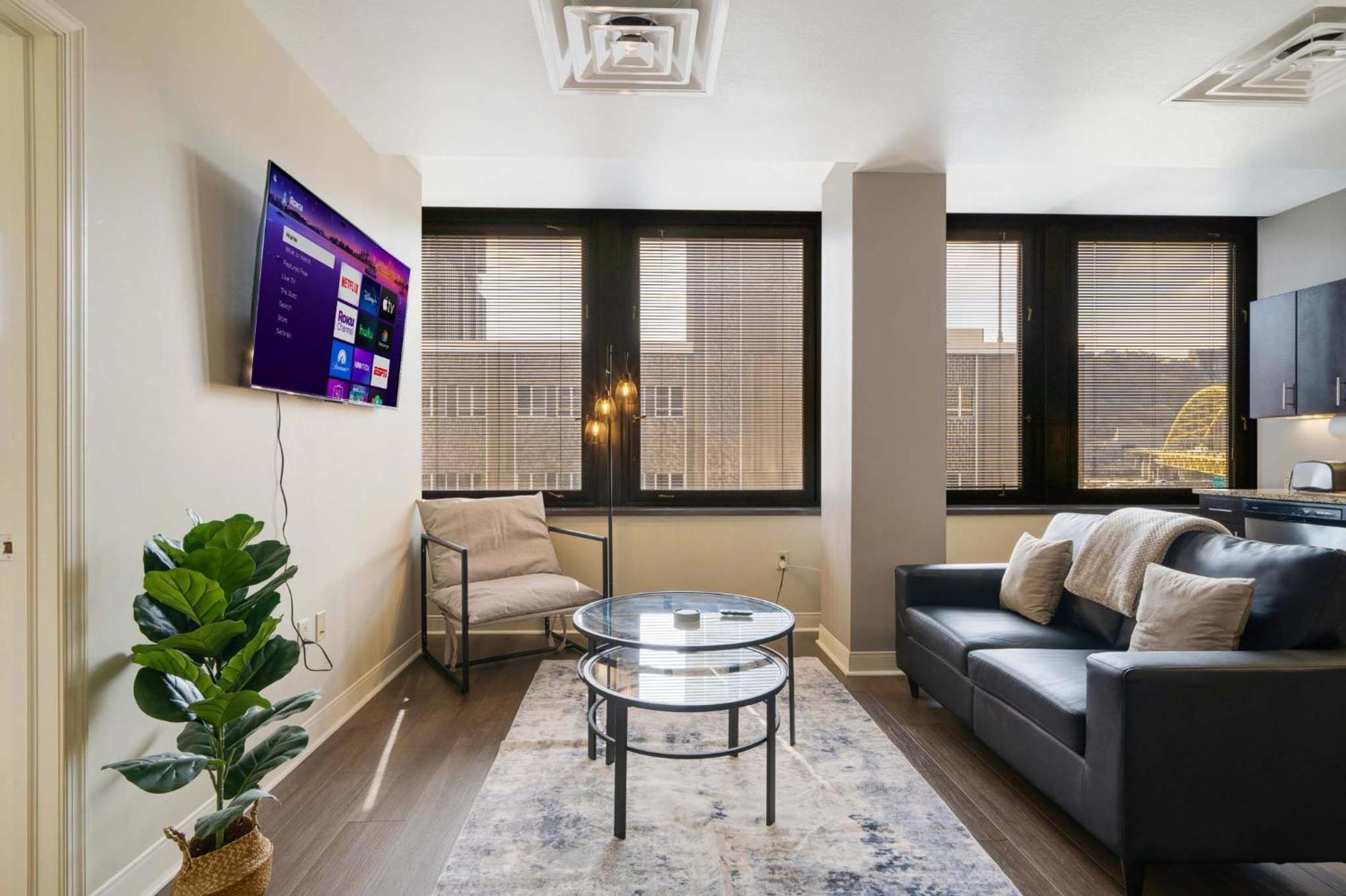 Modern Chic Heart Of Pittsburgh 24-7 Parking Gym Lounge Apartment Exterior photo