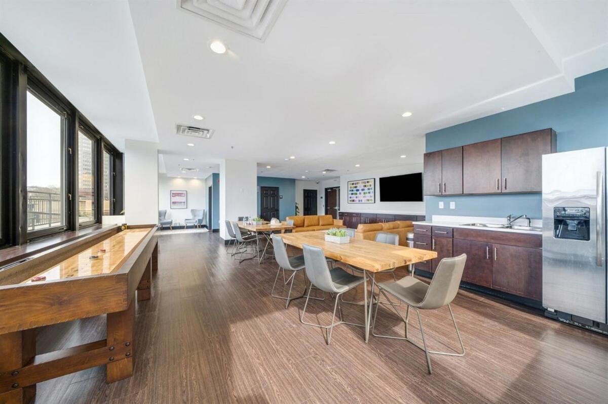 Modern Chic Heart Of Pittsburgh 24-7 Parking Gym Lounge Apartment Exterior photo